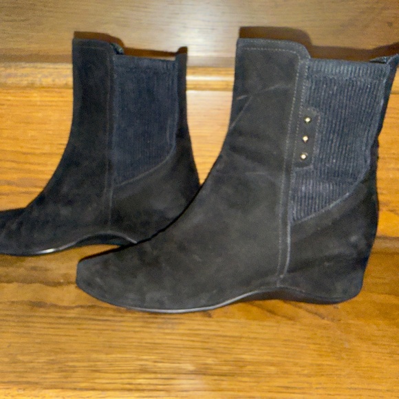 Aquatalia Wedge Ankle Boots Black Suede 8.5 NWOT - Picture 2 of 7